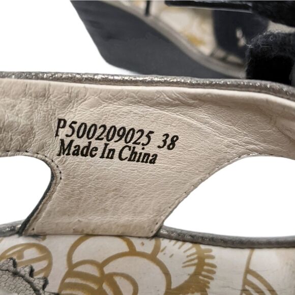 FLY LONDON Ylva Metallic Leather Wedge Sandals 38 - Picture 10 of 13